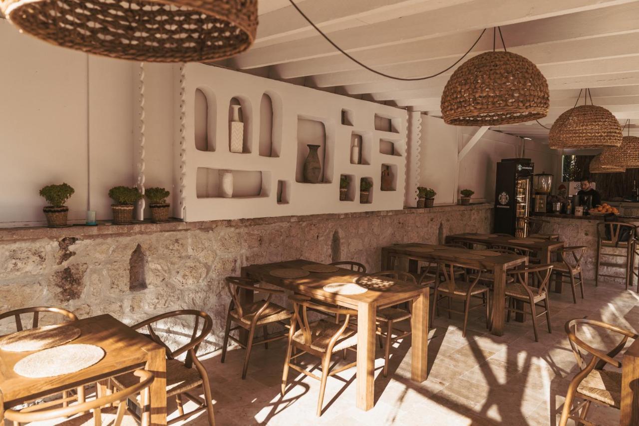 Art Alaçatı Luaran gambar
